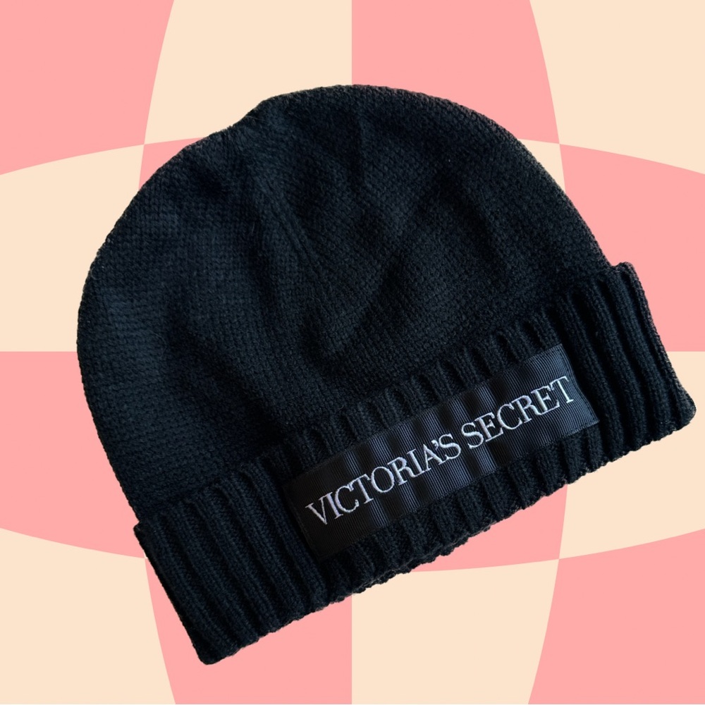 VICTORIA SECRET’S BEANIE